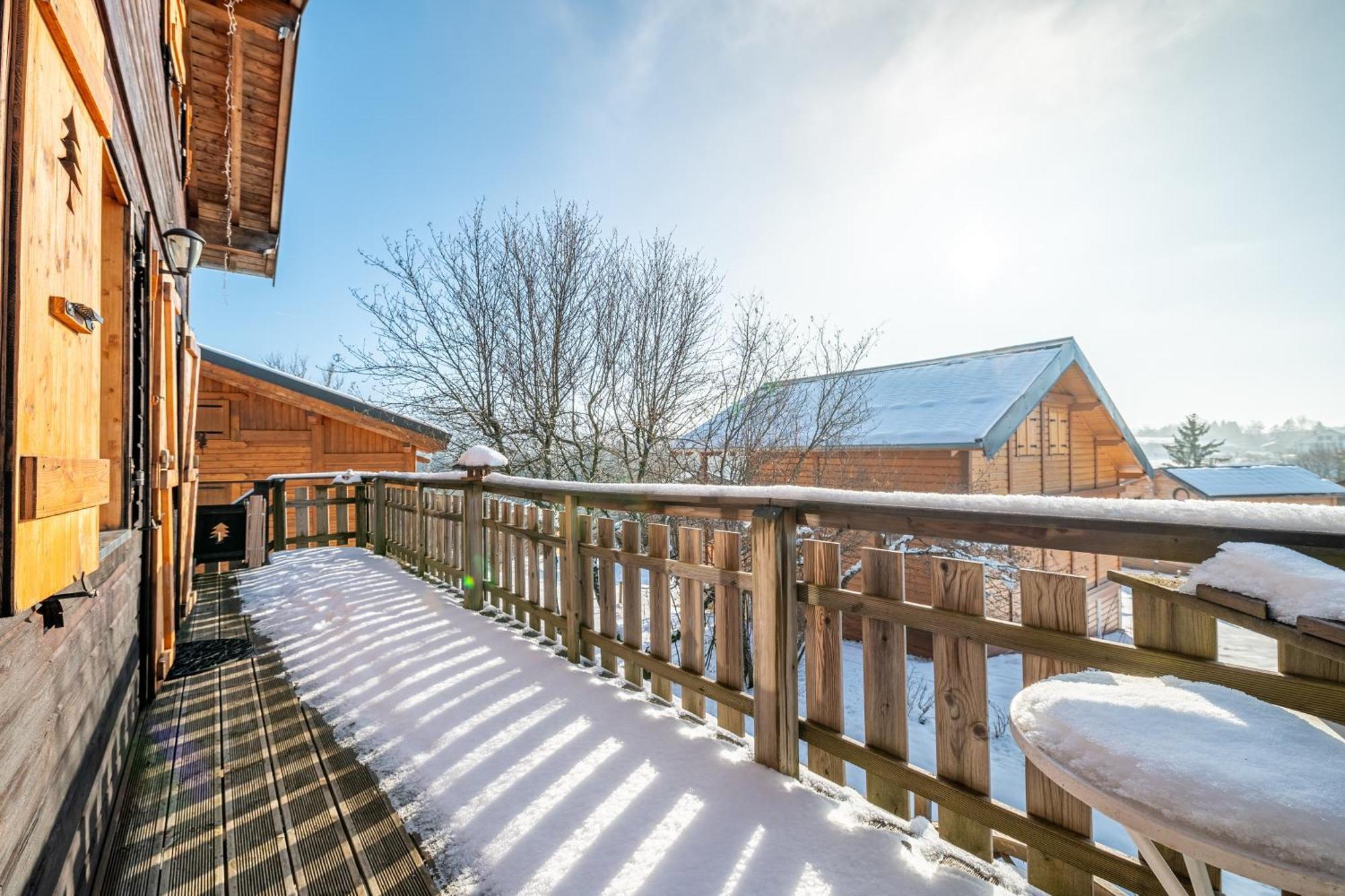 Chalet L'Embellie - Chalet Avec Piscine Partagee Saint-Laurent-en-Grandvaux Экстерьер фото